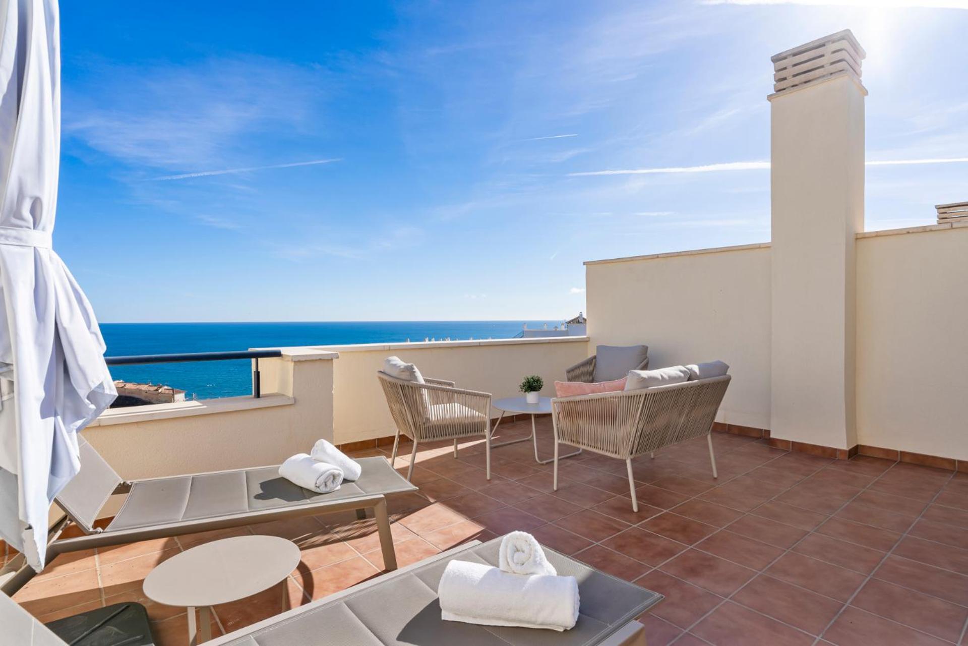 Apartment Stunning Townhouse With Pool, Gym And Seaviews By Costarentals - Ref 162