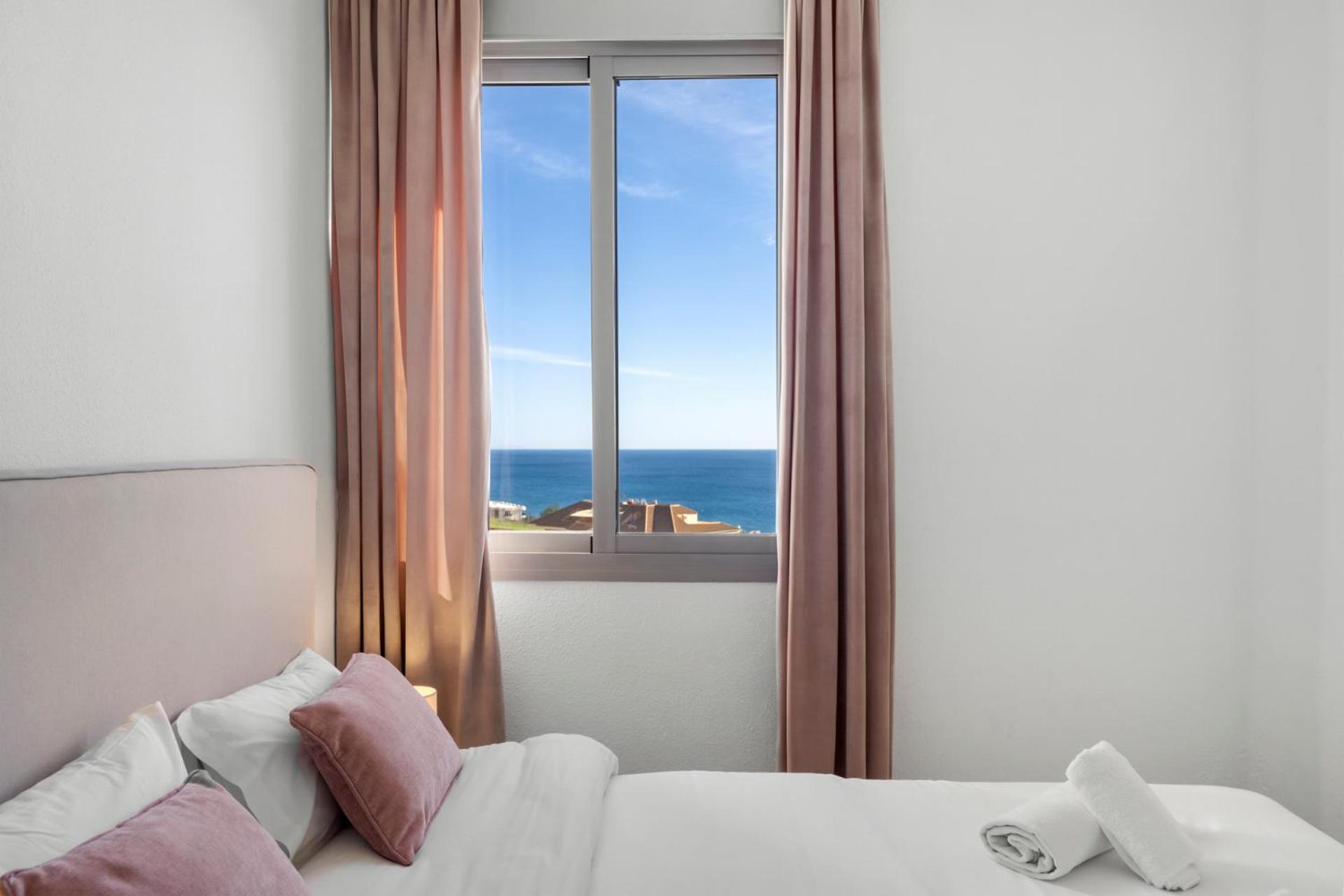 Apartment Stunning Townhouse With Pool, Gym And Seaviews By Costarentals - Ref 162 *